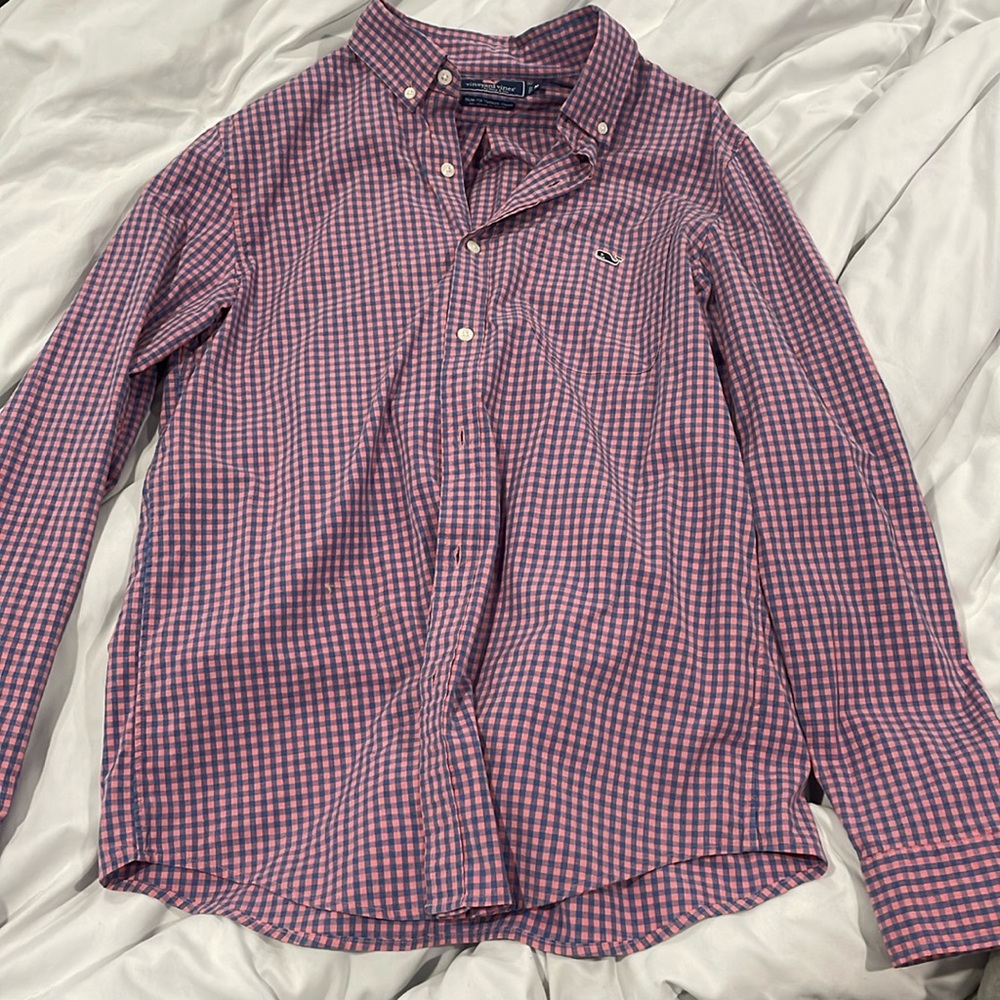 Vineyard Vines Slim Fit Tucker shirt. Size medium.